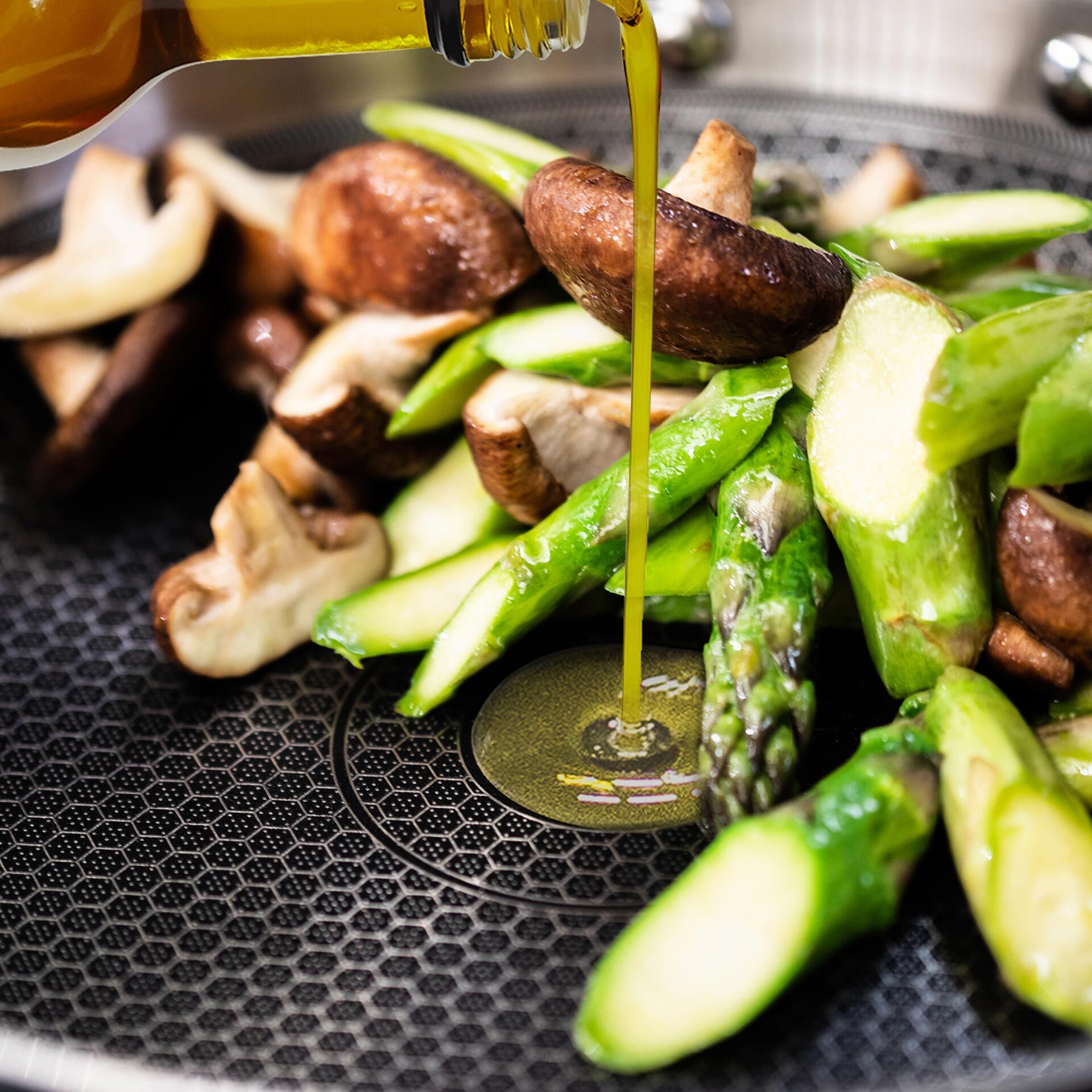 Patelnia z powłoką nieprzywierającą 28 cm - idealna do smażenia