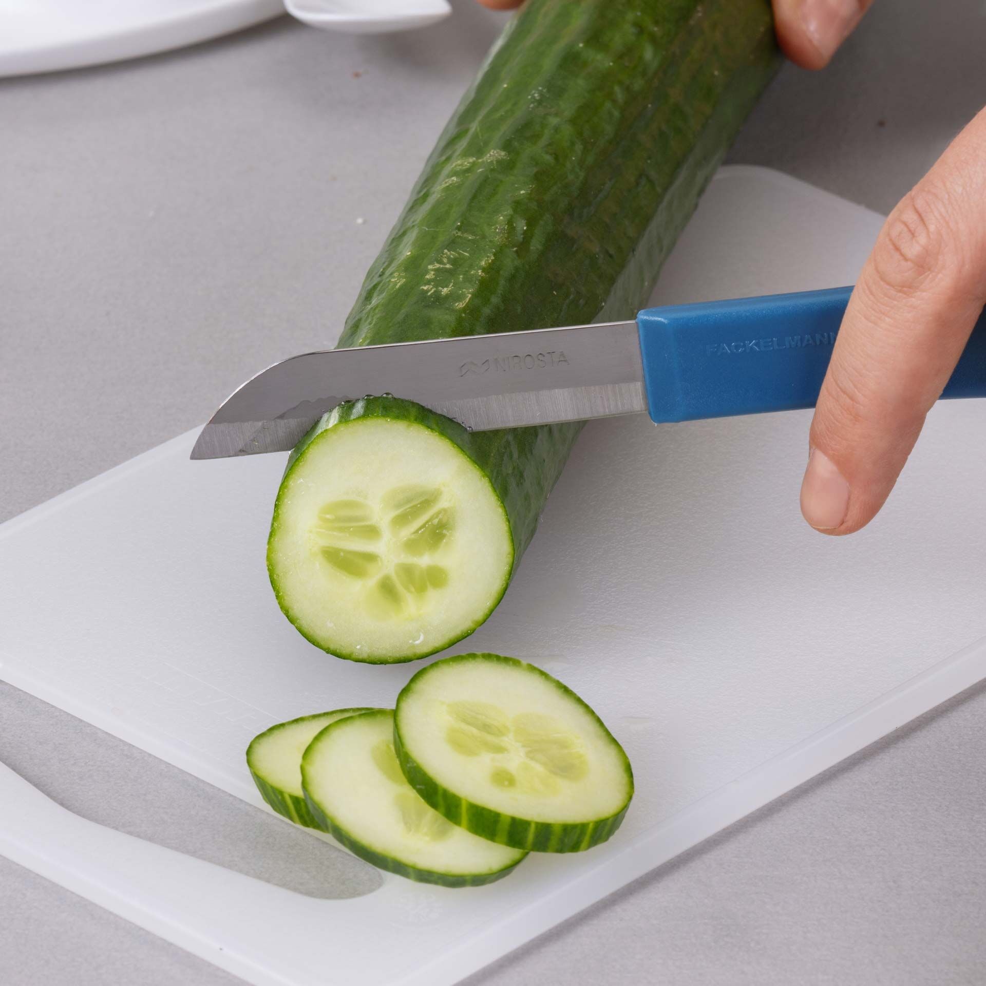 Nóż do warzyw Essential – Twój niezawodny pomocnik w kuchni