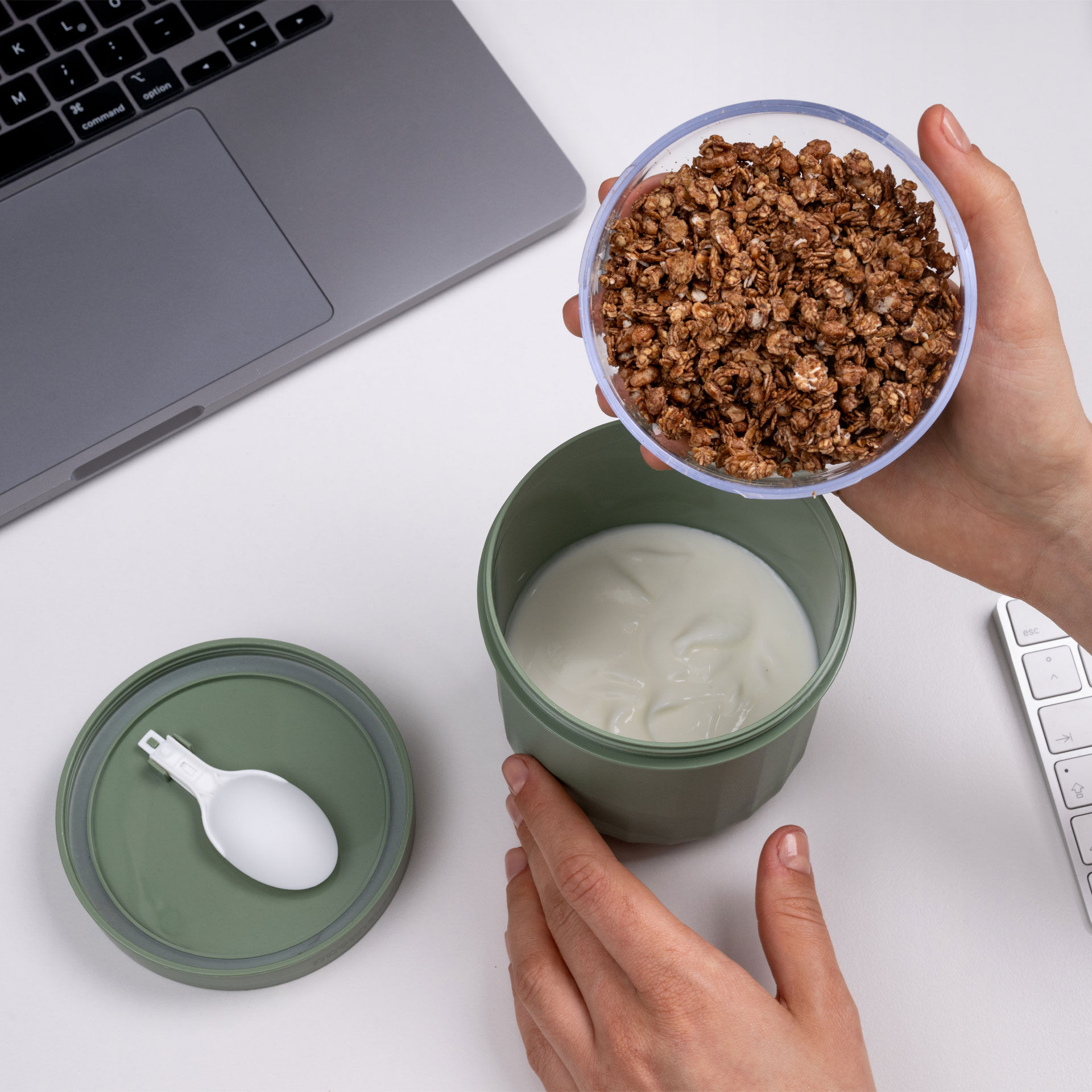 Kubek Müsli-To-Go z łyżką – idealny na każdy posiłek