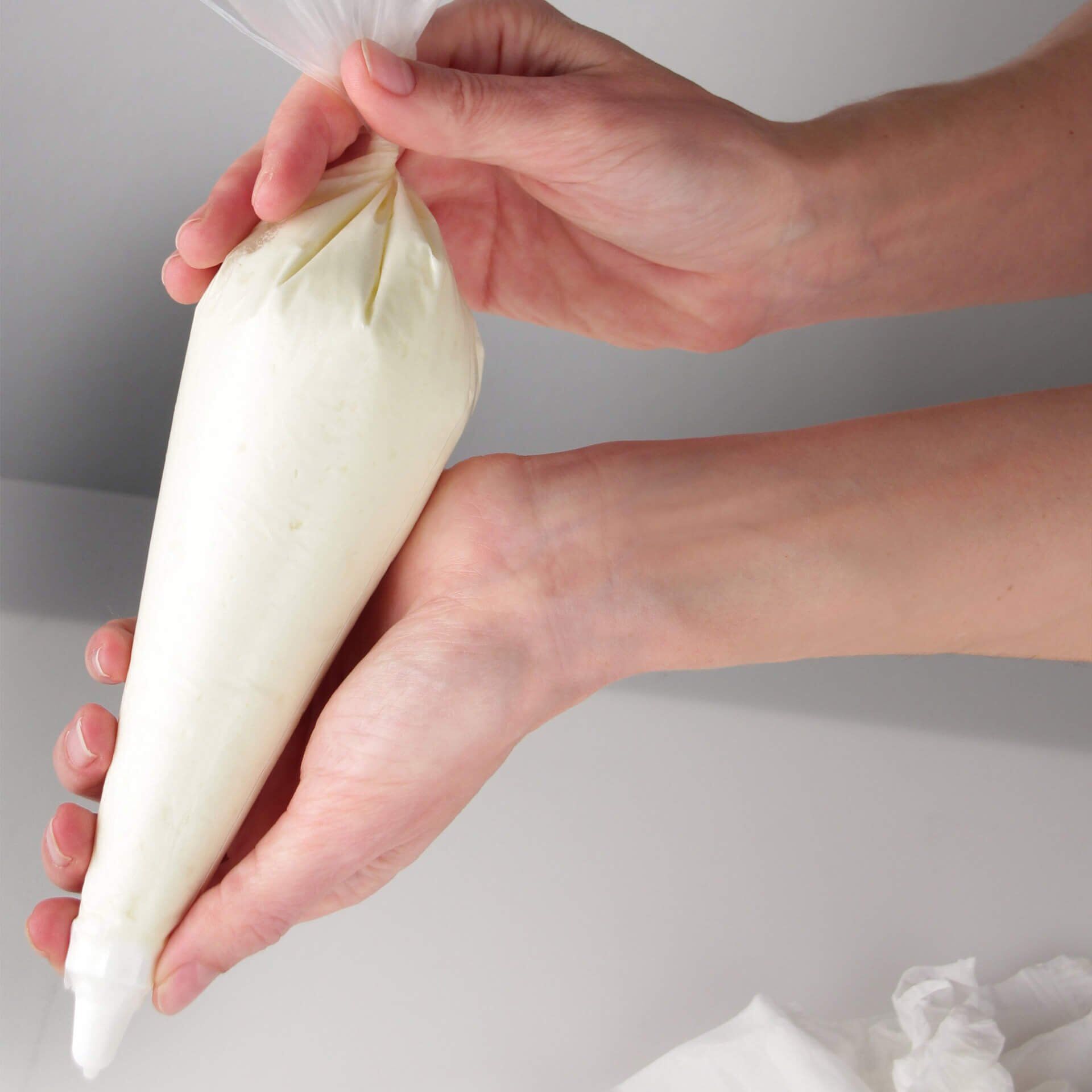 Jednorazowe worki cukiernicze z końcówkami – idealne do dekoracji