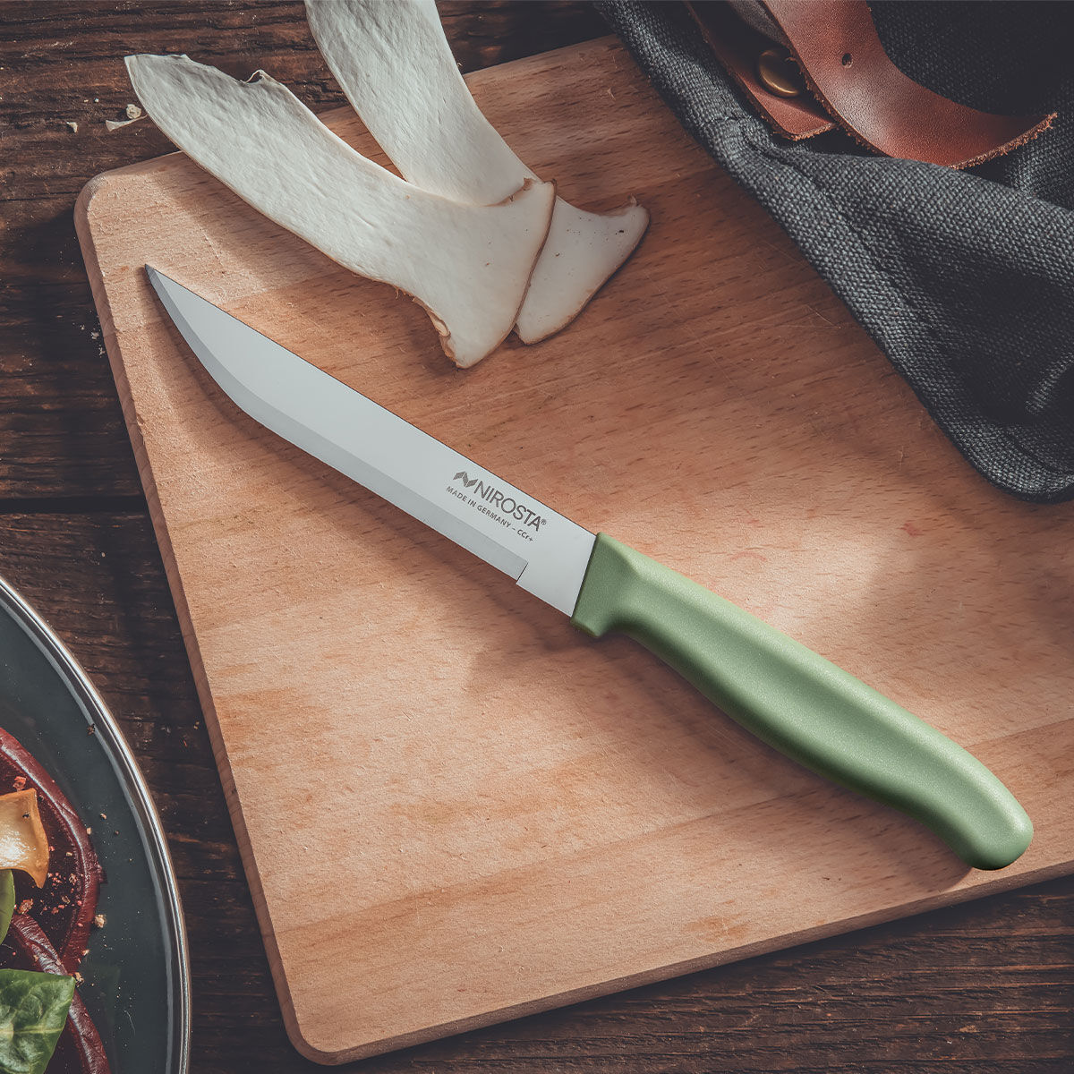 Uniwersalny nóż z ostrzem 11,5 cm - idealny pomocnik w kuchni