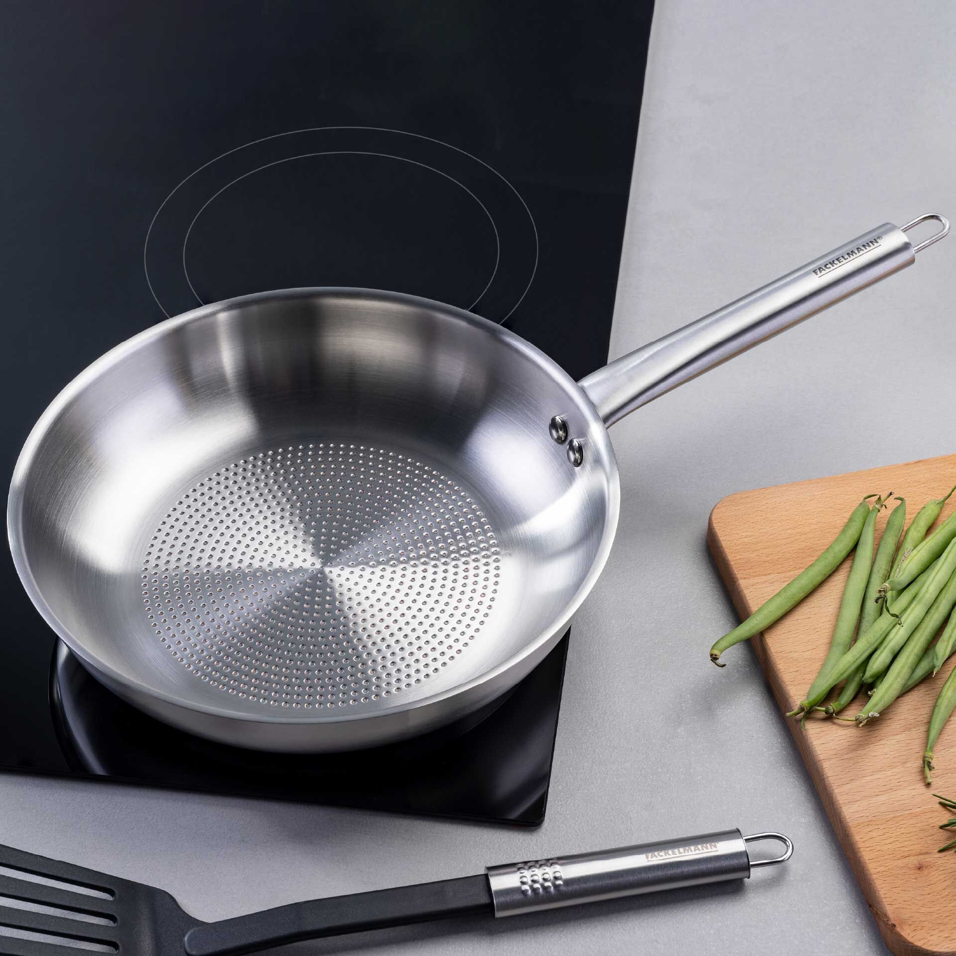 Patelnia stalowa z owalnym uchwytem, Ø24cm – doskonałe smażenie