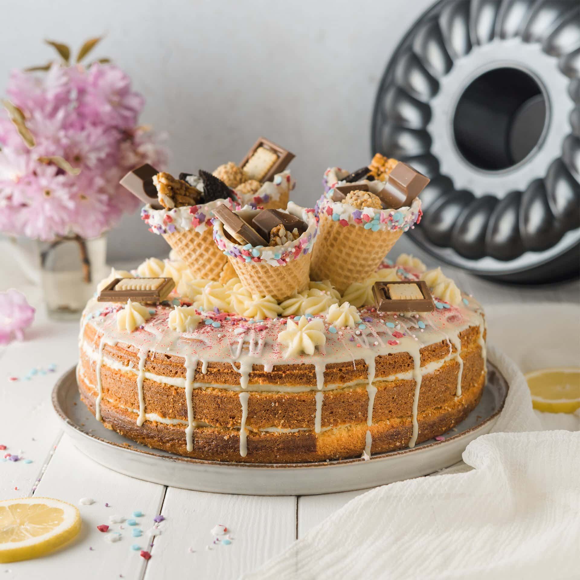 Forma do pieczenia Black Metallic z płaskim i okrągłym dnem, Ø26cm - idealna do klasycznych ciast